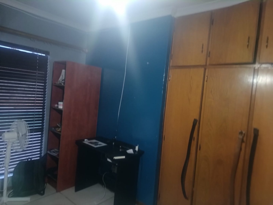 3 Bedroom Property for Sale in Roylglen Gardens Northern Cape